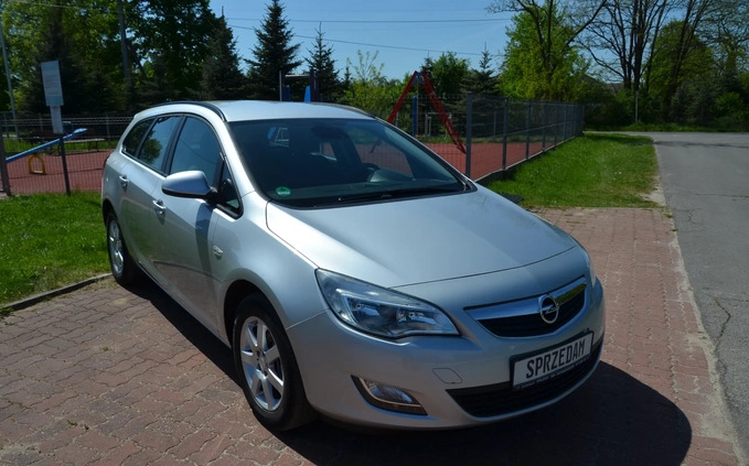 Opel Astra cena 26900 przebieg: 183000, rok produkcji 2012 z Przysucha małe 254